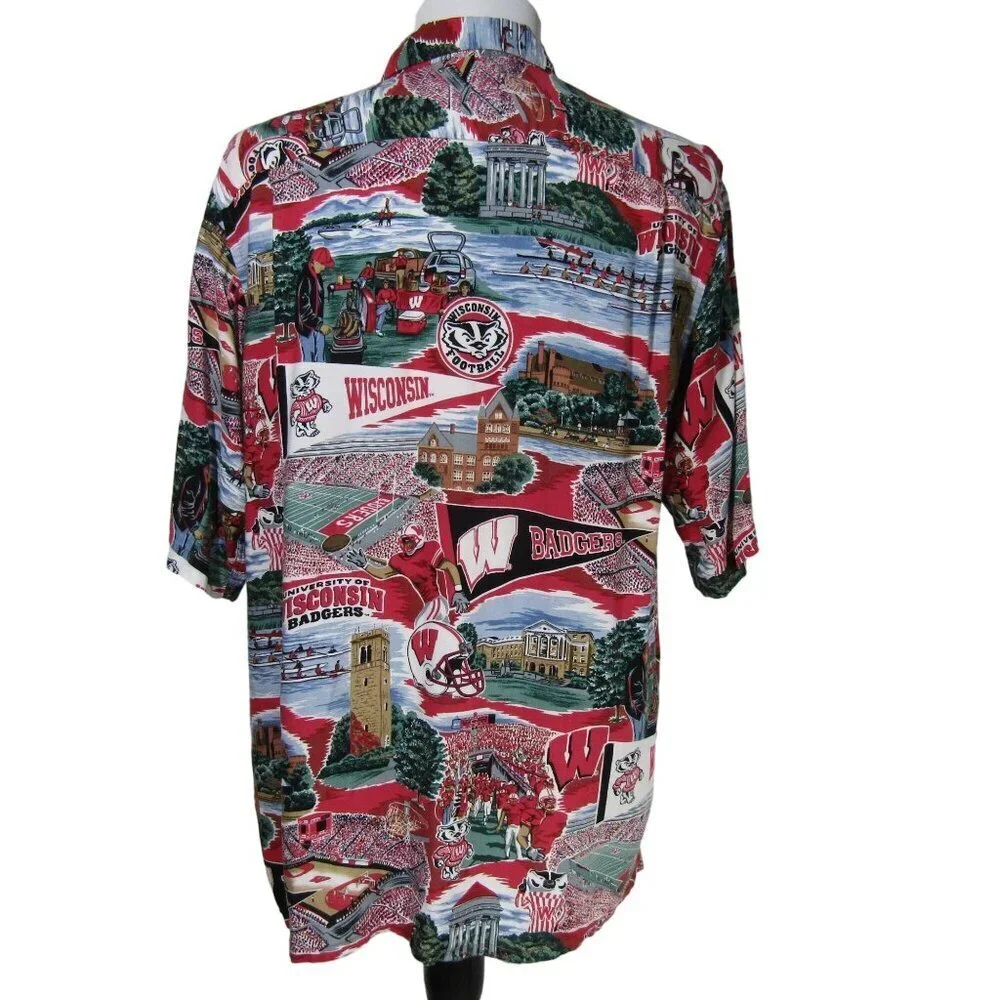 VTG Reyn Spooner S WISCONSIN BADGERS NCAA Big 10 Football Bucky Madison Shirt